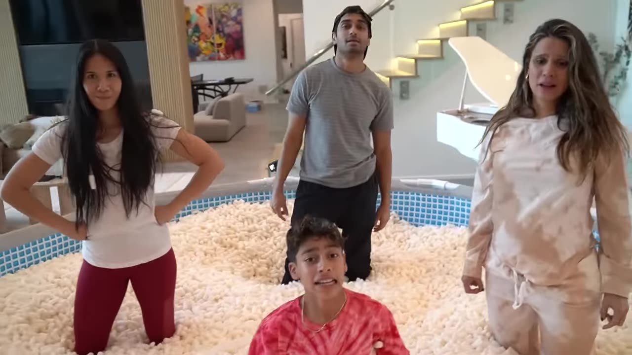Find the PRIZE in 1,000,000 Packing Peanuts