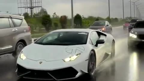 LAMBORGHINI ATTITUDE CAR STUNT SHORT VIDEO