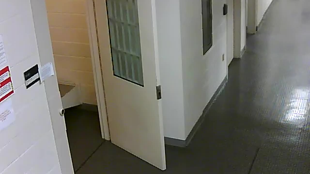 1665HQOB02PrisonerProcessingCell_2021-01-06_17h00min01s680ms.mp4