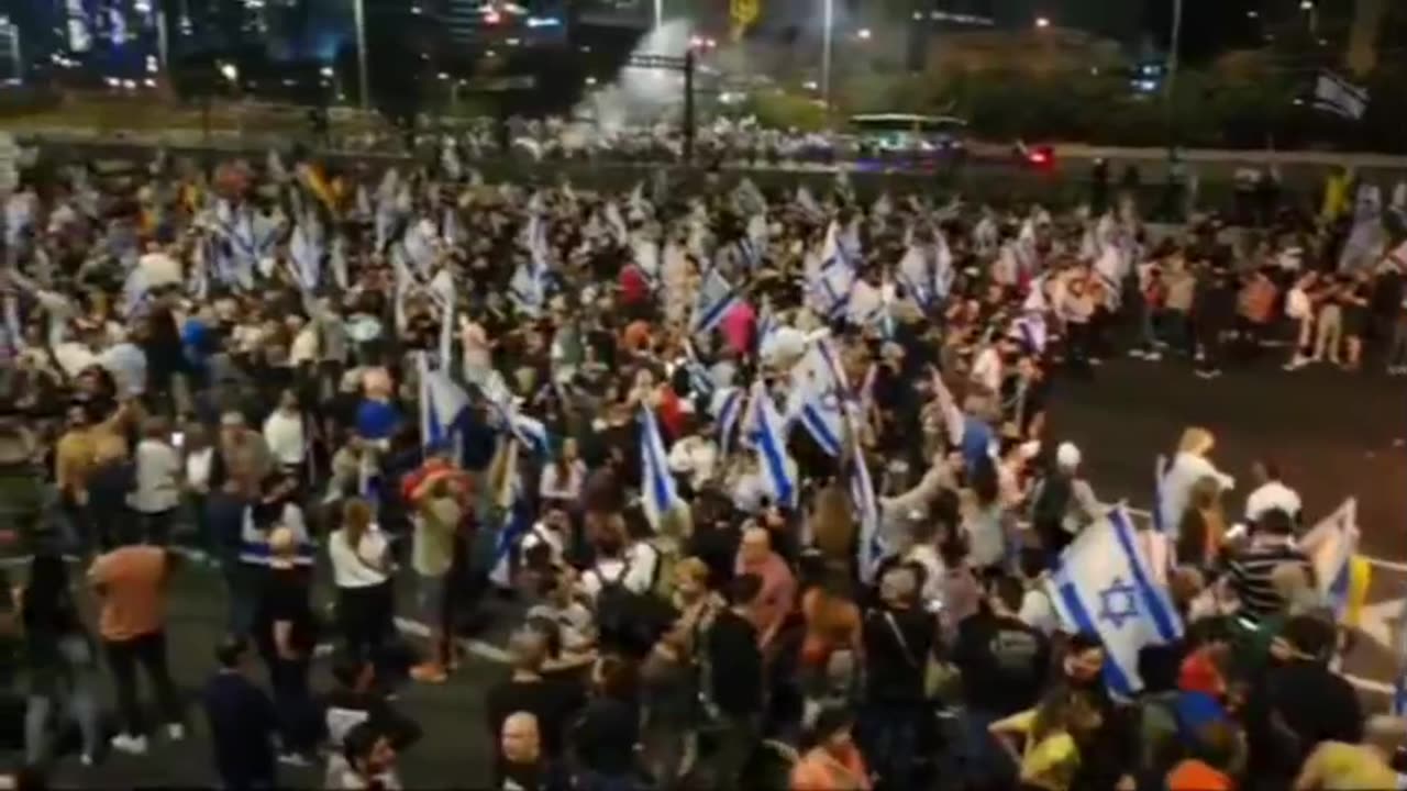 Anti-regime protests grow as more protesters take to the streets demanding Netanyahu's resignation