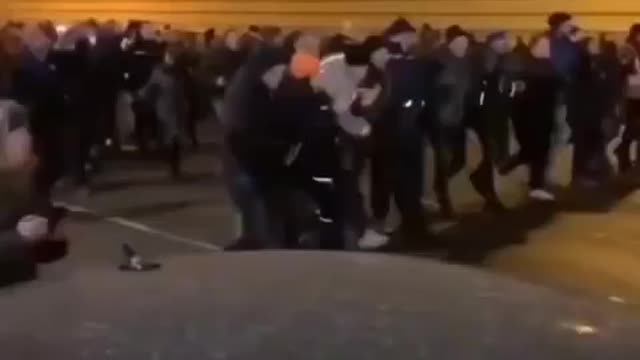 Germany civil disobedience: masses of youth lock arms to march through police