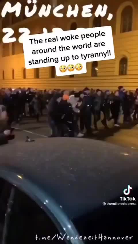 Germany civil disobedience: masses of youth lock arms to march through police