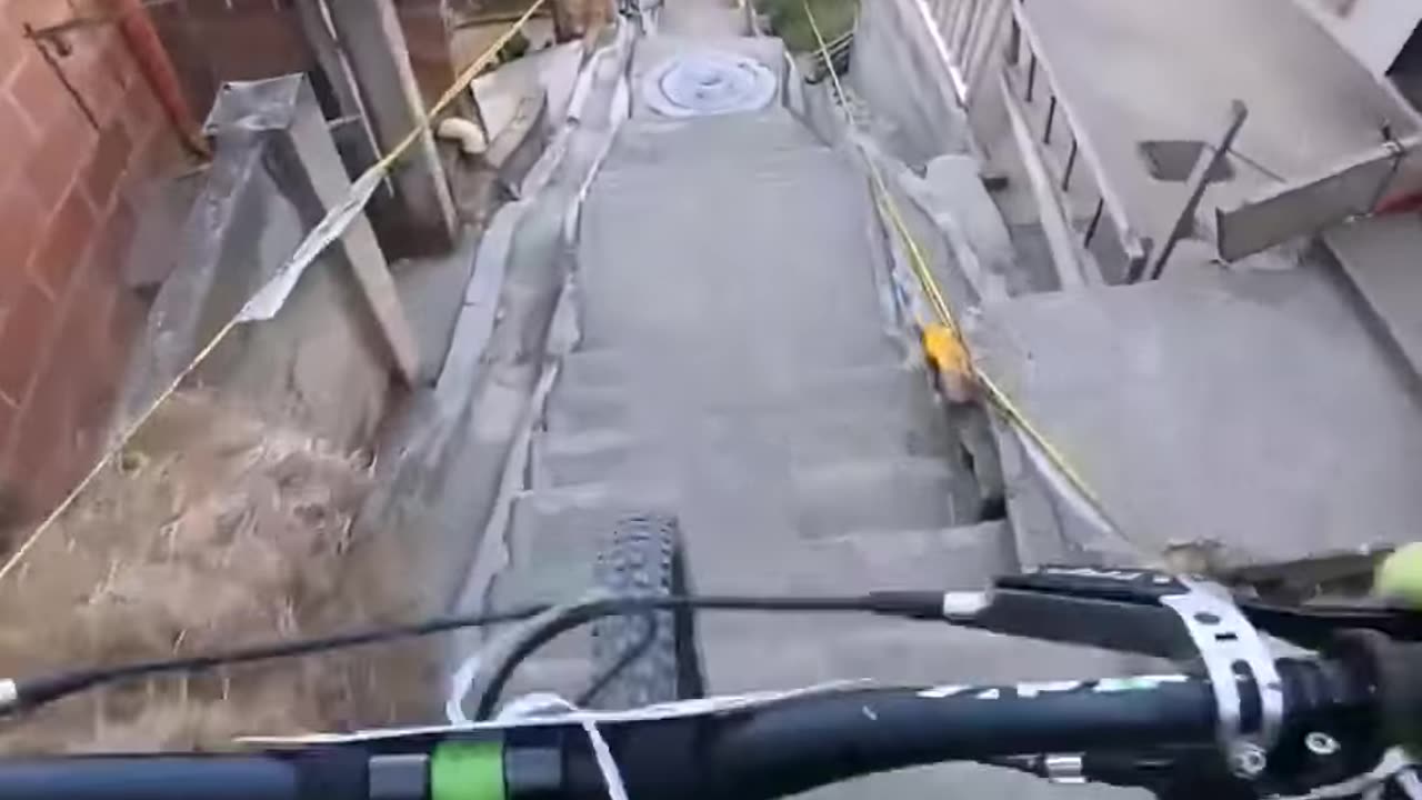 Dangerous Downhill Mountain Bike Race In Medellin