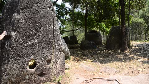 Plane of Jars site