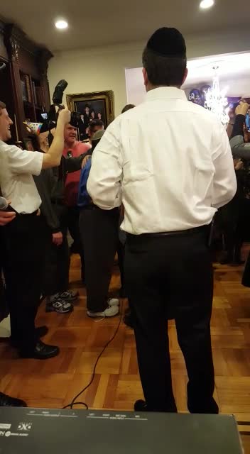 Boy Tells Dachs: You Sing Like A Girl MBD Bursts Out Laughing Uncontrollably....