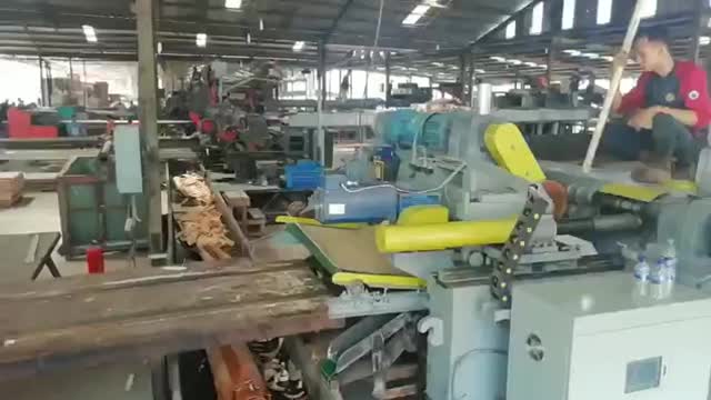 Plywood 4ft Core Veneer Peeling Machine