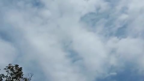Himmel in Berlin am 4. Juni 2022 etwa 13 Uhr