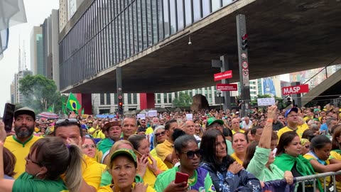 Momento de silêncio em respeito à morte de Cleriston Pereira da Cunha, o Clezão