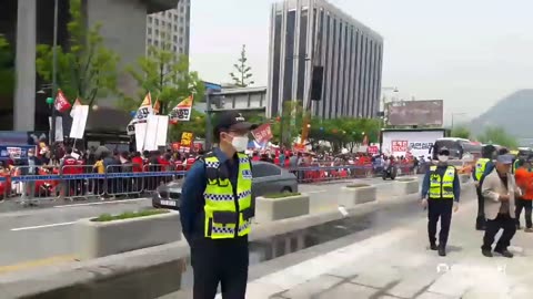 20190507_V3_S02(jU7nM7OgJEM)트럼프 미대통령에게 대한민국 국민의 목소리를 들려주는데 갑자기