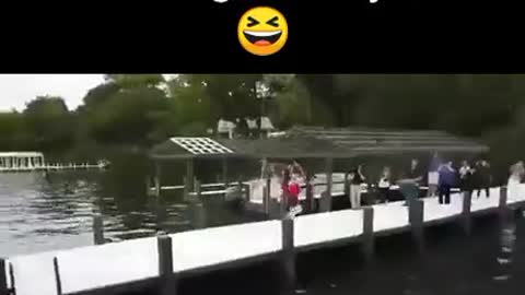 How to quickly deliver mail from a ship on the go