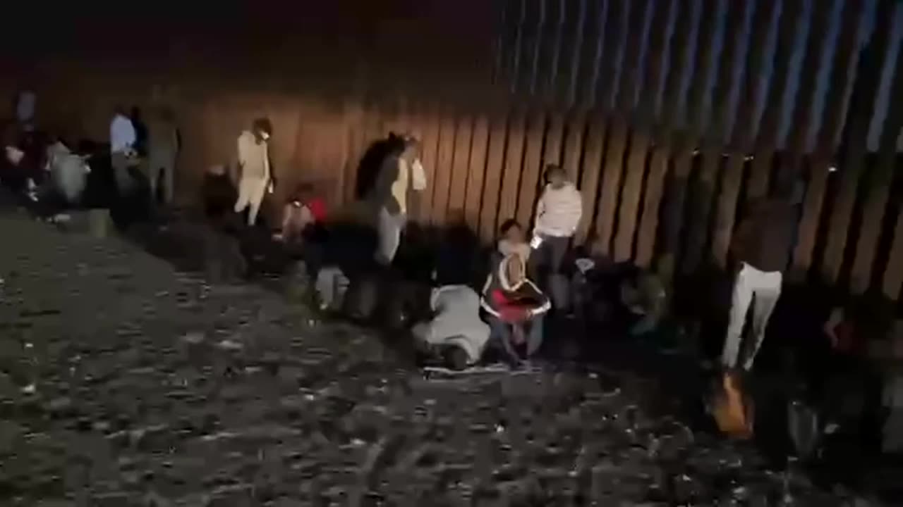 Muslim Illegal Immigrants Filmed Praying After Crossing Into The US