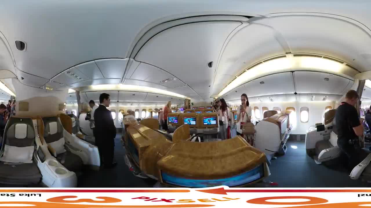 Inside the Emirates Boeing 777-300