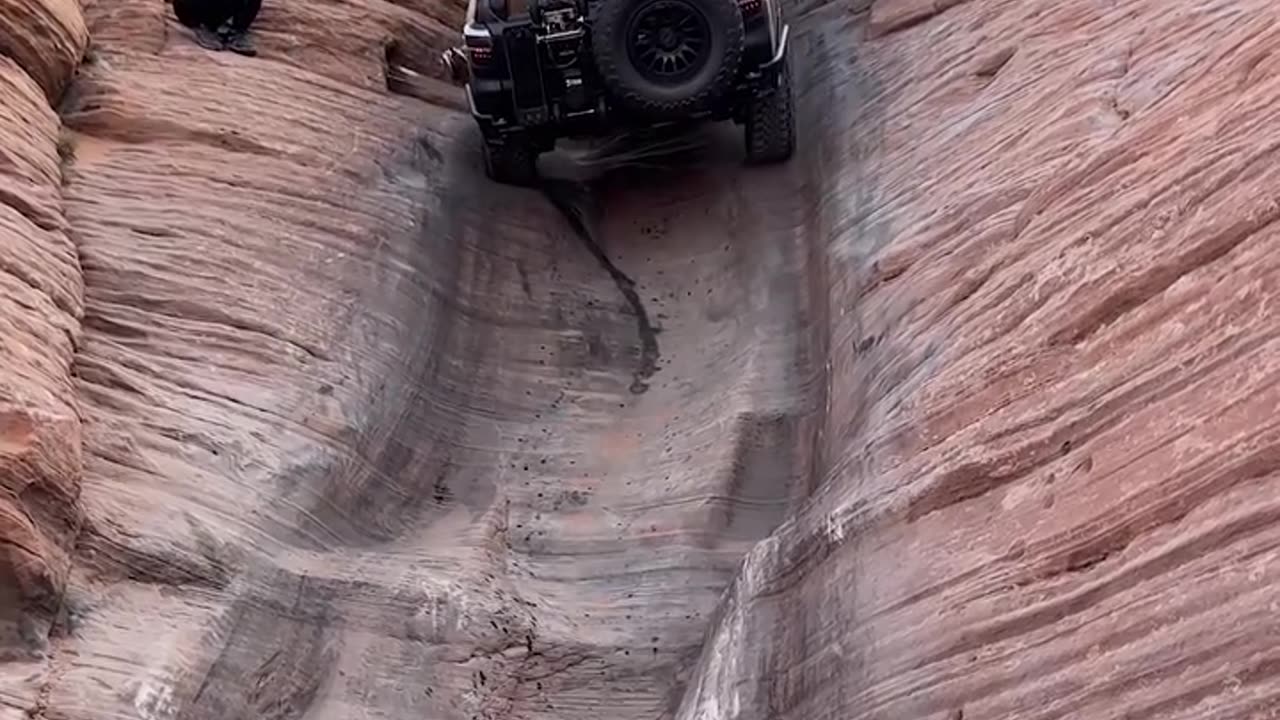 Unstoppable SUV tackles steep hill!