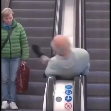 ndhi shetty on stage#kgf # shorts# support# Yash # kgf2 # yt short(2)