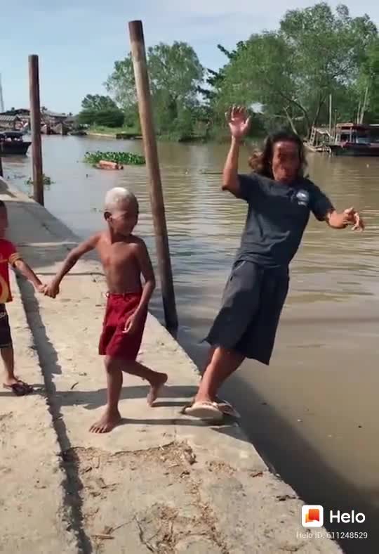 เป็นงัยล่ะเจอเด็ก😂😂😂