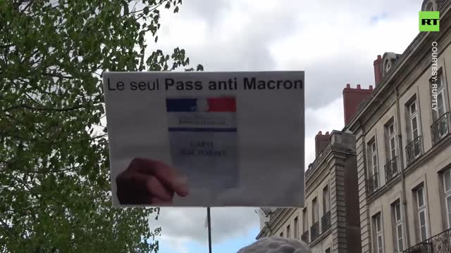 Anti-fascist protesters march in Nantes against upcoming election