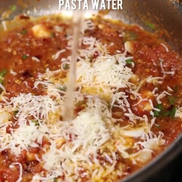 "Delectable Delight: Tomato Butter Pasta that Melts in Your Mouth!" 🍝🍝🍝🍝