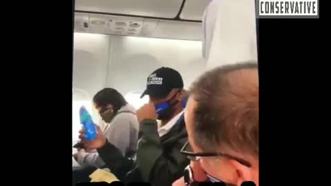 Trump Supporter is removed from flight for "removing his mask to eat"