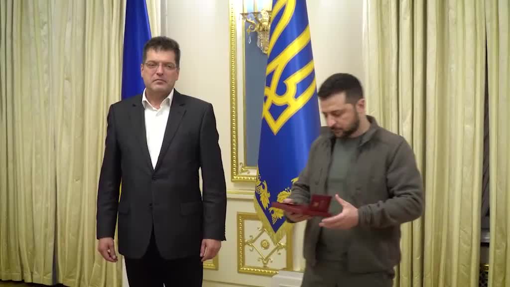 Zelensky awarded EU Commissioner for Crisis Management Janez Lenarčič with a state award