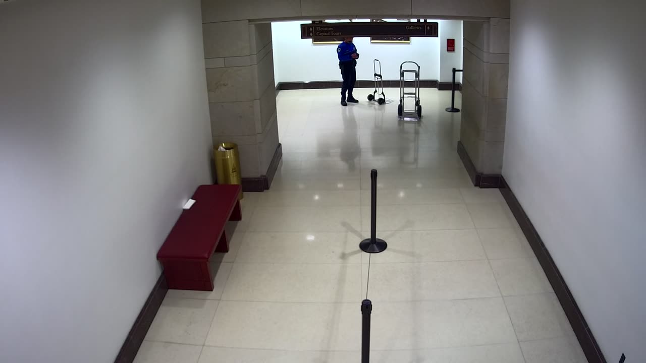 7080CVCULElevator17-18toGalleries_2021-01-06_23h00min01s947ms.mp4