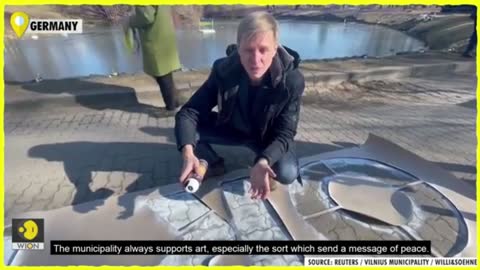 Watch: German artists have this message for Ukrainians, Russian President Vladimir Putin