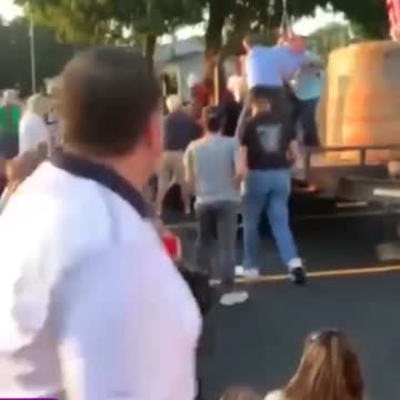 Сandidate for the New York Governor post attacked during his speech