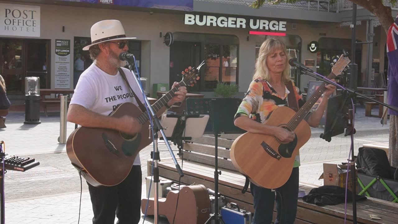 Raymond Smith and Gabrielle Porter - Who do I Turn to - Performing at Tamworth (10 May 2024)