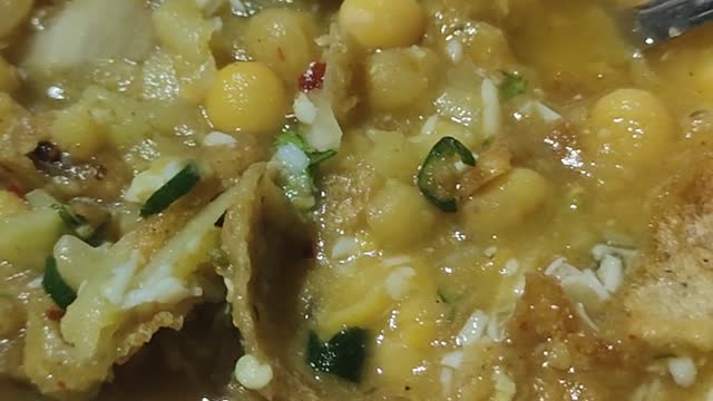 Bangladeshi famous and street food chotpoti