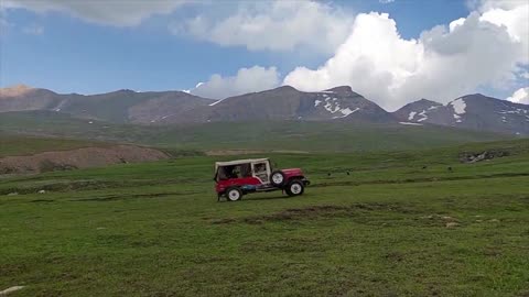 A Car is climbing on mountains!