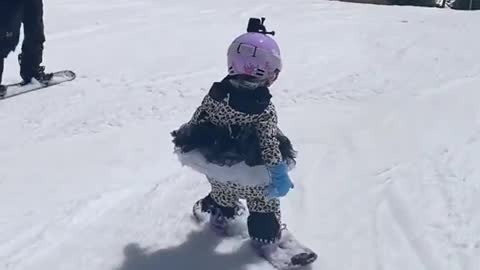 🏂🏂Little baby joy on icy mountain 💖⛷️⛷️