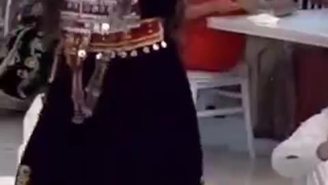 Afghani girl dance