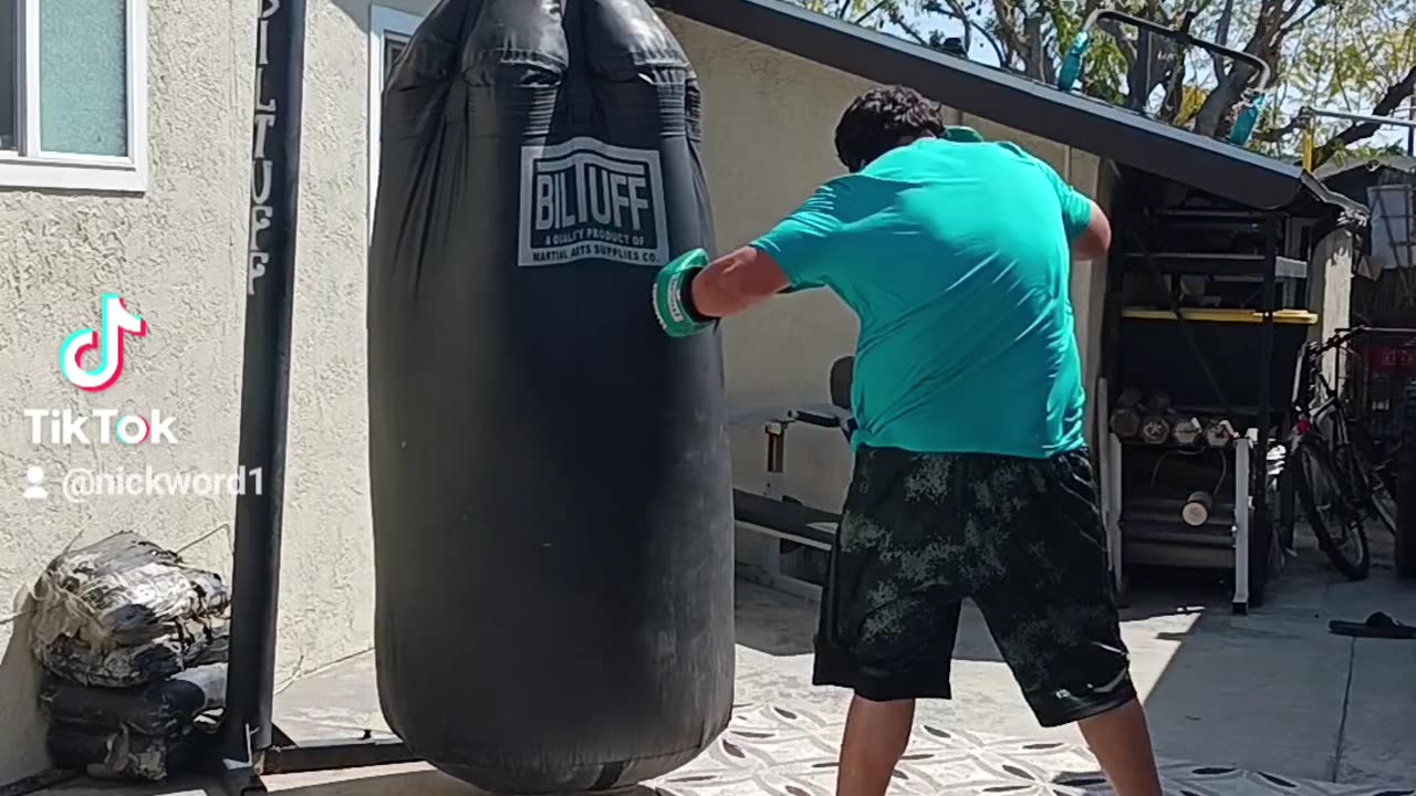 500 Pound Punching Bag Workout Part 46. 4 Minute Round Of Hard Body Shots