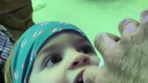 Kid tries whipped cream for the first time, absolutely loves it