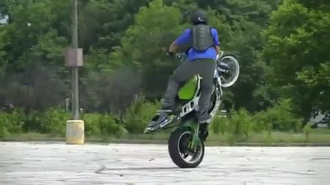 Épico compilado de trucos en motocicleta te dejará sin aliento