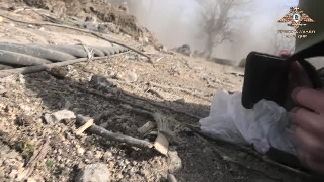 The military commander of the DPR with other Russian journalists came under mortar fire in Mariupol