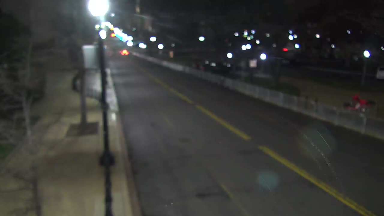 0936RHOB00IndepAveSWEastofTaxi_2021-01-06_04h40min01s167ms.mp4