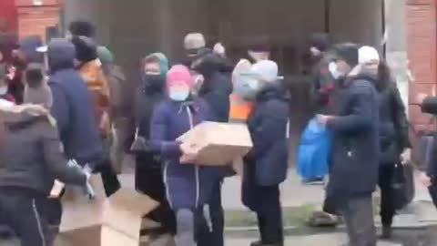 Berdyansk, distribution of humanitarian aid