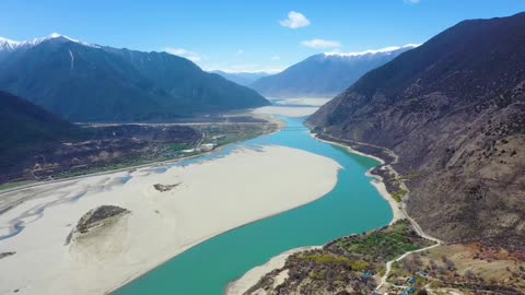 Beautiful scenery, big river