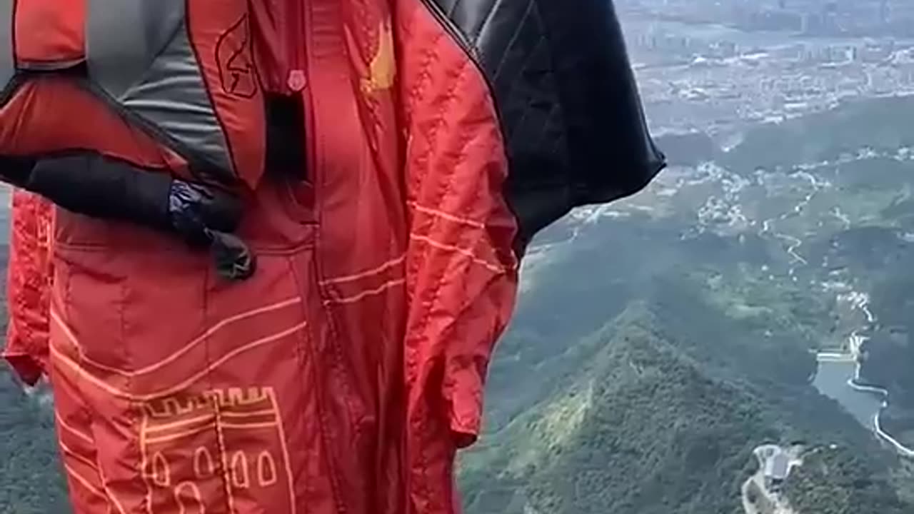 Amazing skydive।। thats wonderful video।।