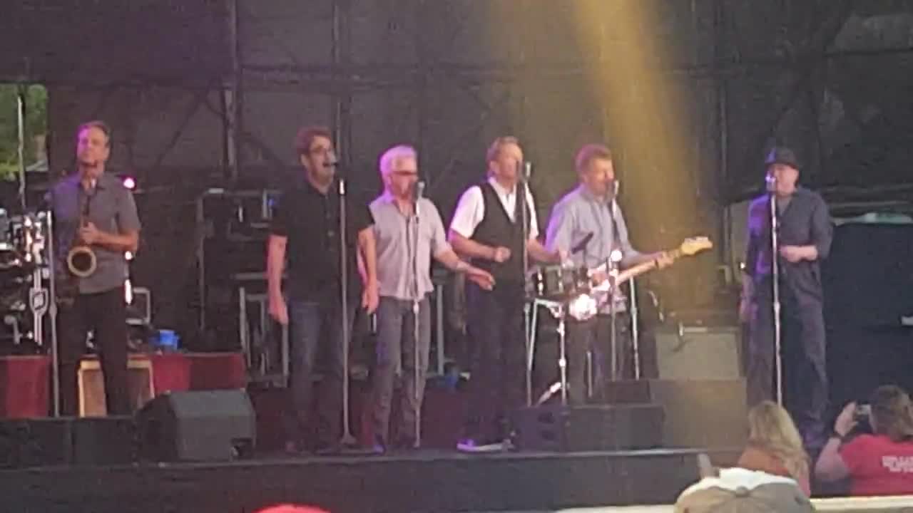 Huey Lewis And The News