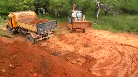 SELEMIAS corte em talude e aterro de lago