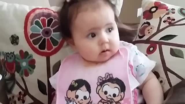 Eat eat to grow well, my beautiful little daughter ♥ ️ ♥ ️