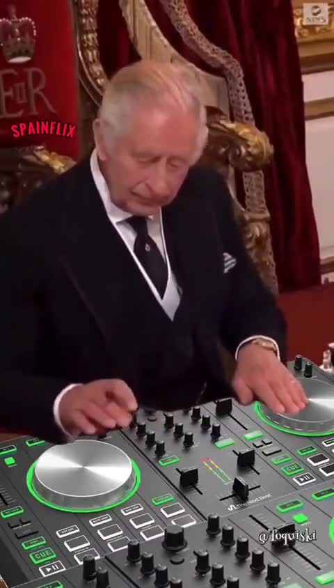 ΚΑΡΟΛΟΣ ΠΑΡΩΔΙΑ ΕΠΟΣ