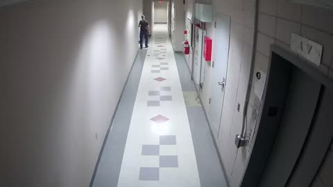 8801VZN01Elevator_2021-01-06_00h40min00s057ms.mp4