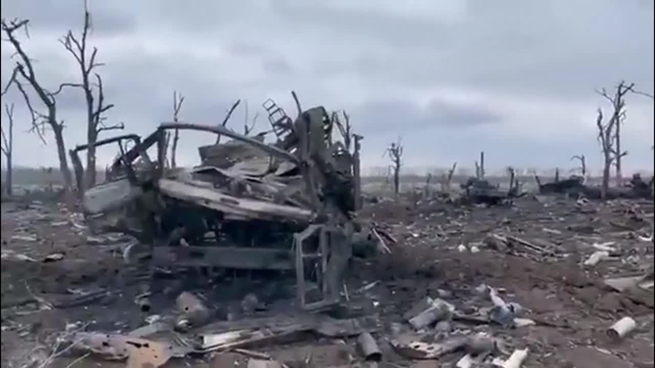 Russian D-30 122mm howitzer batteries were destroyed near Mikolaiv by Ukraine Forces