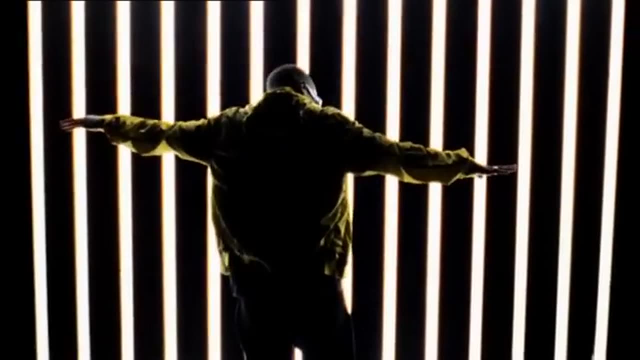 Tinchy Stryder - Number 1 ft. N-Dubz (Official Video)