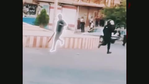 Iranian protesters against police