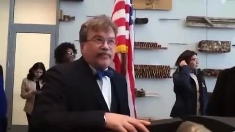 Peter Hotez is Questioned about Vaccine Injuries & He Calls her a Useful audit
