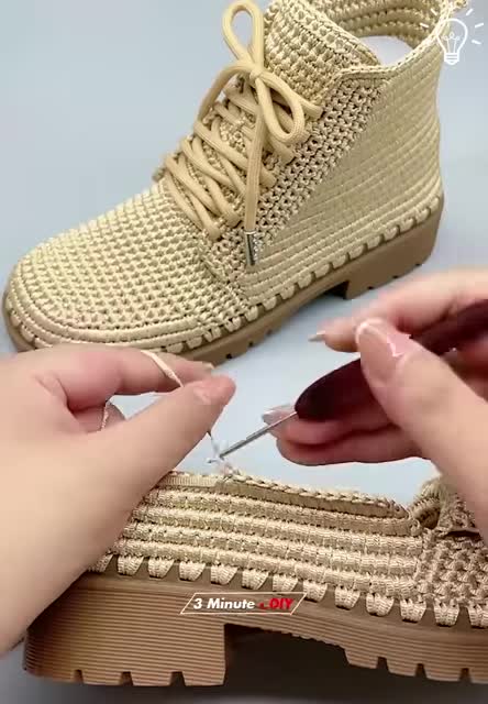 Shoe-knitting looks SO FUN