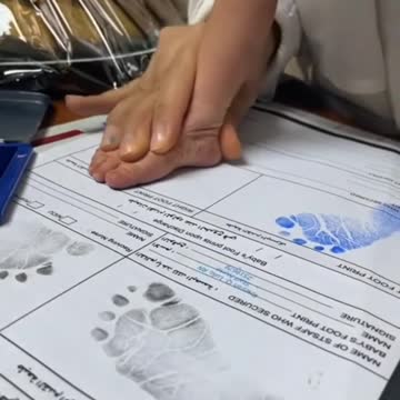 Taking Footprints of cute newborn baby 🐥🍼